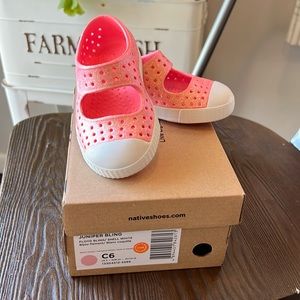 Native toddler 6 pink glitter like new